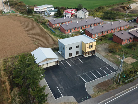 厚沢部町緑町ふれあいセンター空撮全景
